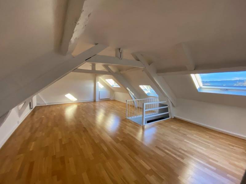 A vendre bel appartement avec parking T6/F6 4 chambres avec parquet cheminée moulures proche de la gare de Rouen rive droite à Rouen 76000