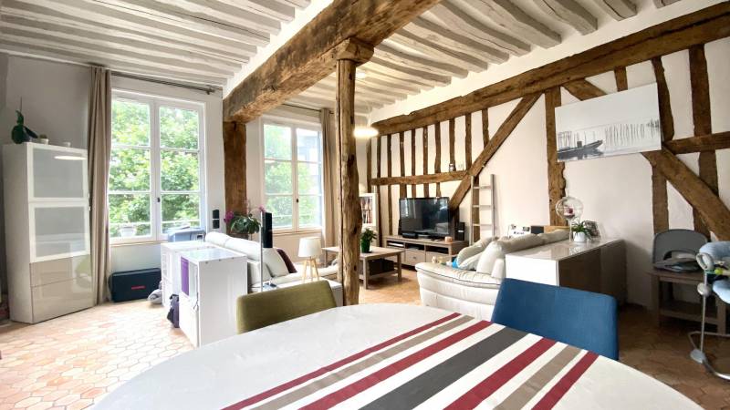 A vendre appartement charme et caractère dans vieux Rouen avec poutres à Rouen 76000