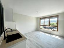 A vendre appartement F2/T2 rénové avec une chambre et parking et cellier quartier CHU rive Droite à Rouen 76000